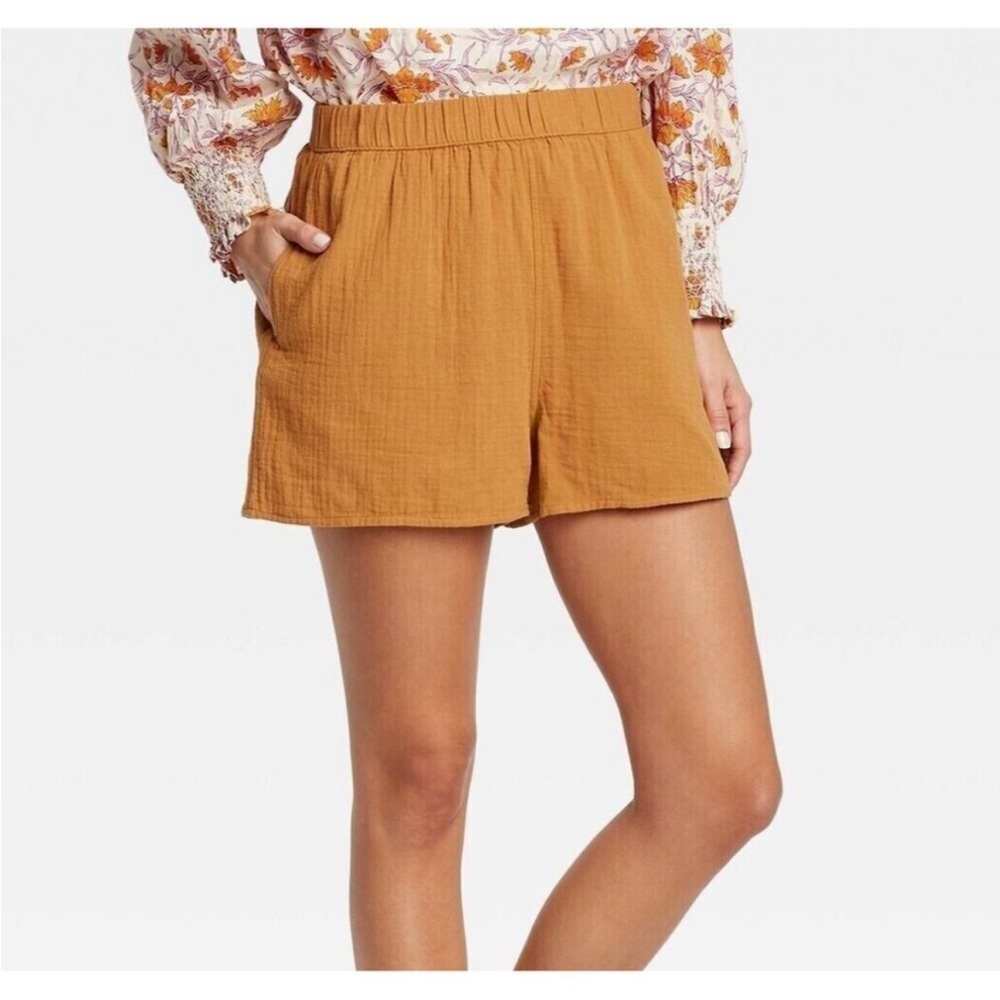 Universal thread sierra gold shorts size XL